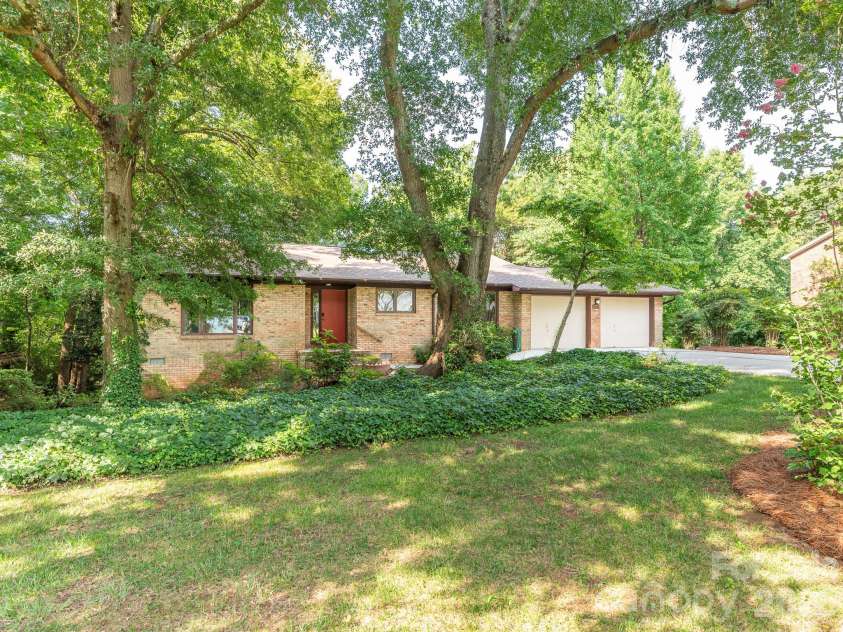 6211 Providence Court, Concord, NC 28027.  MLS# CAR4414034, YatesRealty ID 44513. 
