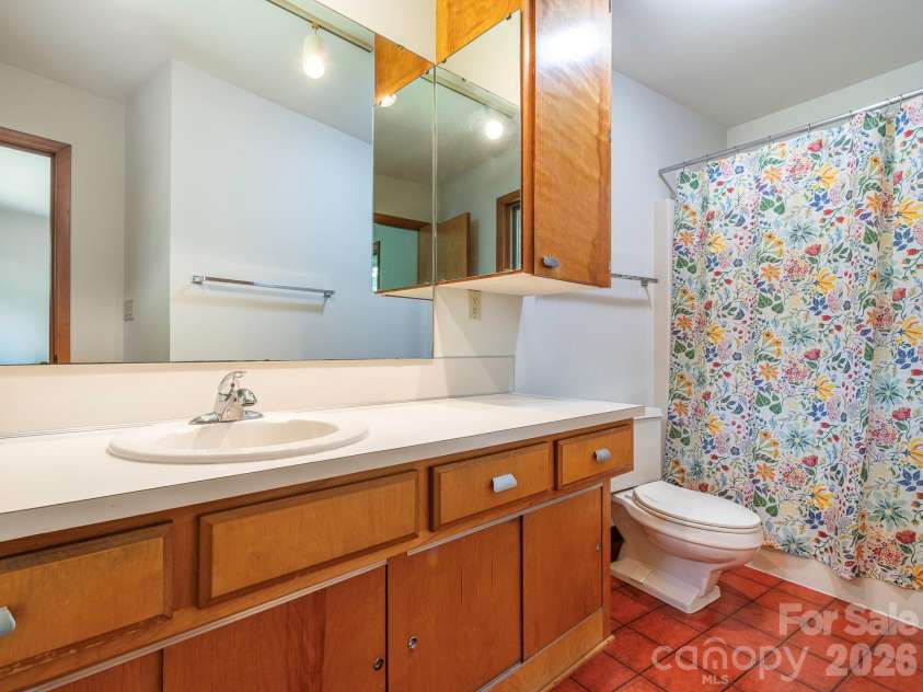 6211 Providence Court, Concord, NC 28027.  MLS# CAR4414034, YatesRealty ID 44513. Primary bath