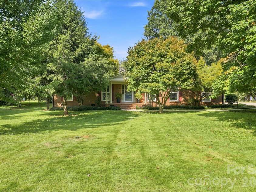 2038 Hempstead Road, Rock Hill, SC 29732.  MLS# CAR4413703, YatesRealty ID 44514. 