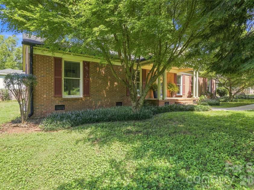 2038 Hempstead Road, Rock Hill, SC 29732.  MLS# CAR4413703, YatesRealty ID 44514. 