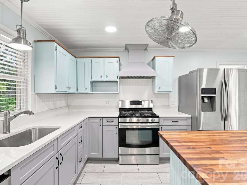 2038 Hempstead Road, Rock Hill, SC 29732.  MLS# CAR4413703, YatesRealty ID 44514. 