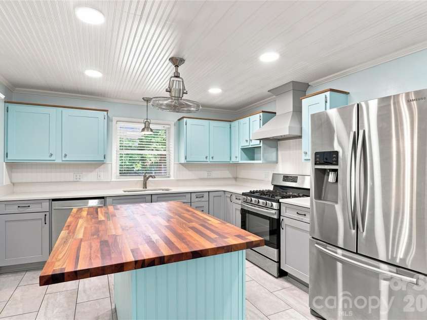 2038 Hempstead Road, Rock Hill, SC 29732.  MLS# CAR4413703, YatesRealty ID 44514. 