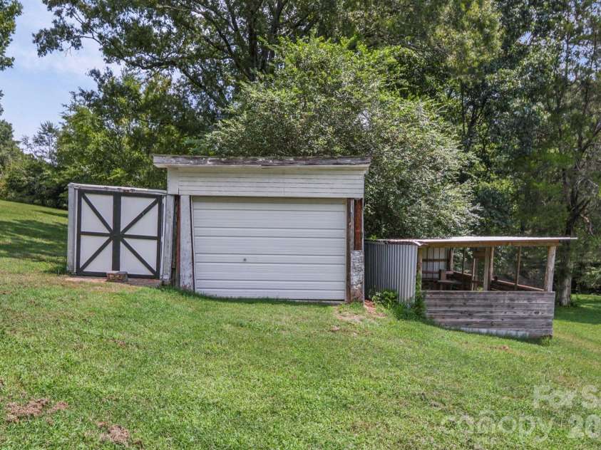 42837 Vickers Store Road, Albemarle, NC 28001.  MLS# CAR4408175, YatesRealty ID 44515. 