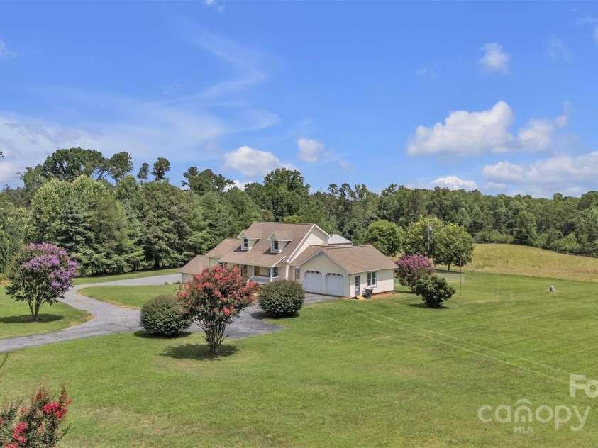 1144 Old Mountain Road, Statesville, NC 28677.  MLS# CAR4284201, YatesRealty ID 44516. 