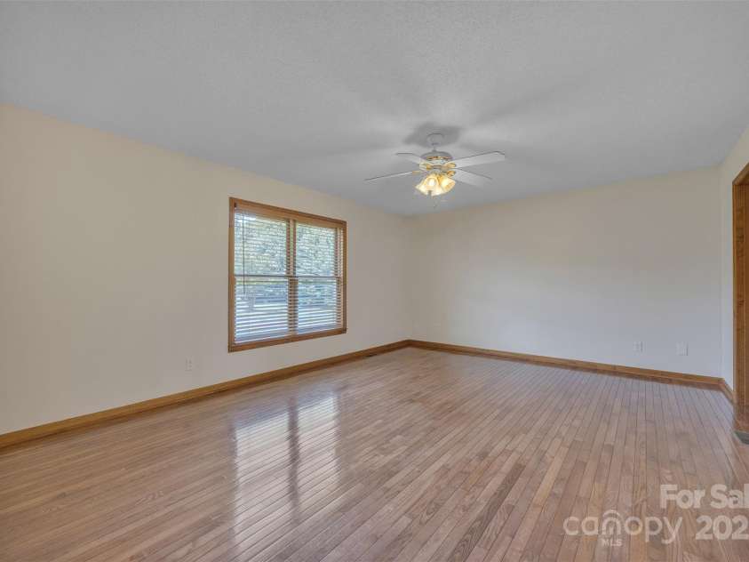 1144 Old Mountain Road, Statesville, NC 28677.  MLS# CAR4284201, YatesRealty ID 44516. 