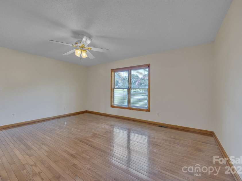 1144 Old Mountain Road, Statesville, NC 28677.  MLS# CAR4284201, YatesRealty ID 44516. 