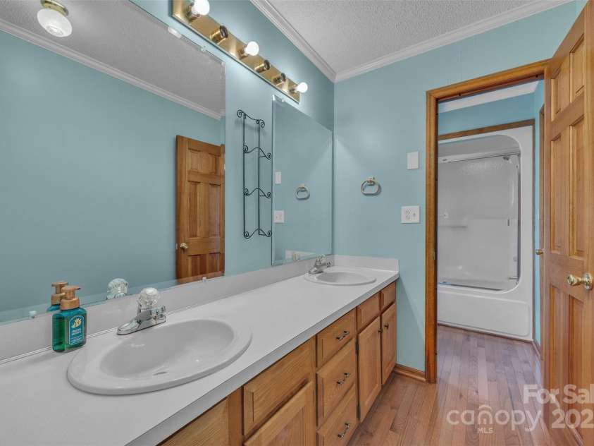 1144 Old Mountain Road, Statesville, NC 28677.  MLS# CAR4284201, YatesRealty ID 44516. 