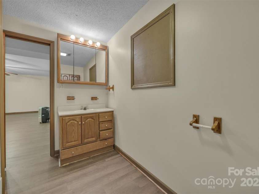 1144 Old Mountain Road, Statesville, NC 28677.  MLS# CAR4284201, YatesRealty ID 44516. 
