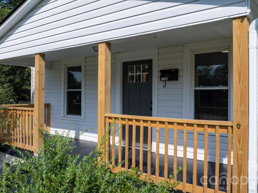 1320 14th Street Drive, Hickory, NC 28601.  MLS# CAR4414927, YatesRealty ID 44518. 