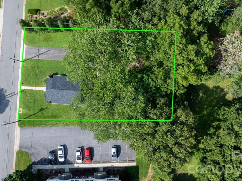 1320 14th Street Drive, Hickory, NC 28601.  MLS# CAR4414927, YatesRealty ID 44518. 