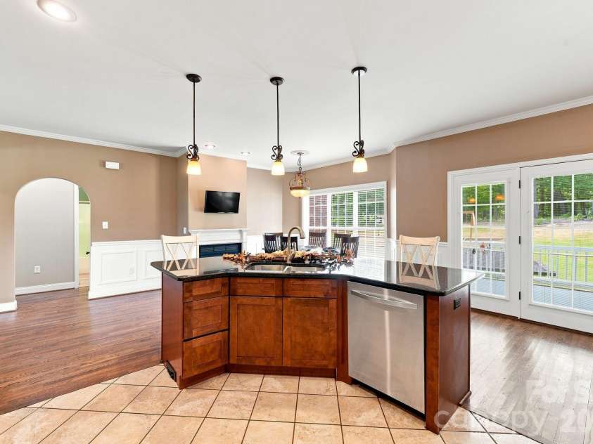 1134 Oakwood Drive, Chester, SC 29706.  MLS# CAR4414941, YatesRealty ID 44519. 