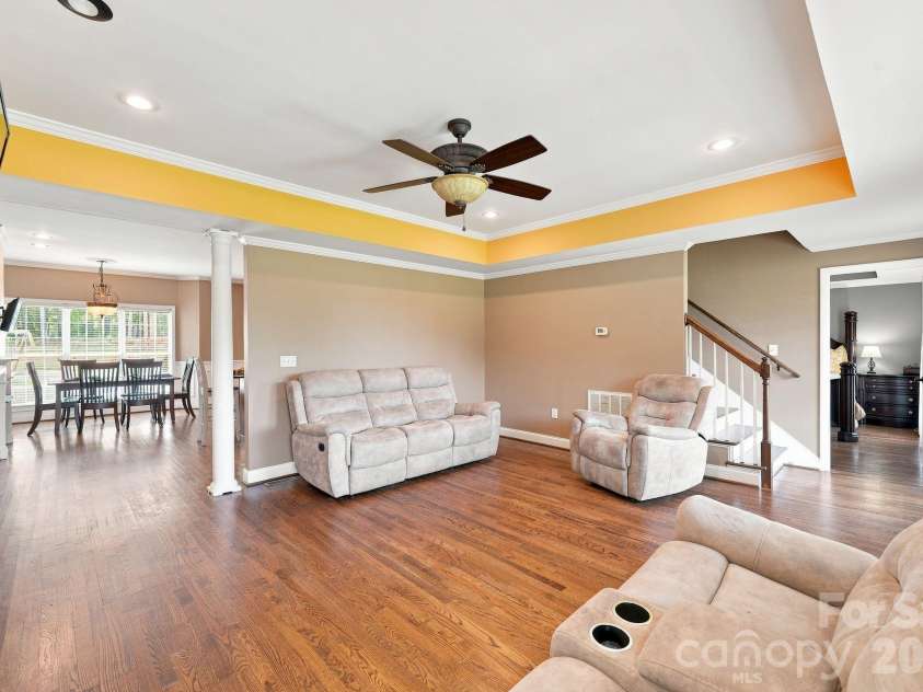 1134 Oakwood Drive, Chester, SC 29706.  MLS# CAR4414941, YatesRealty ID 44519. 