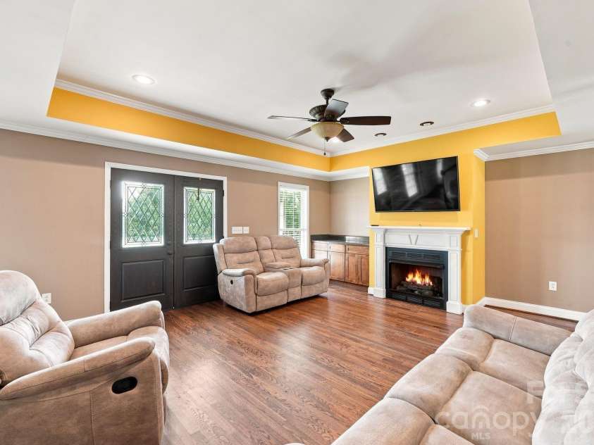 1134 Oakwood Drive, Chester, SC 29706.  MLS# CAR4414941, YatesRealty ID 44519. 