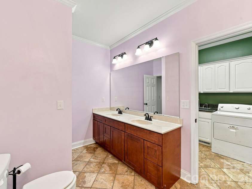 1134 Oakwood Drive, Chester, SC 29706.  MLS# CAR4414941, YatesRealty ID 44519. 