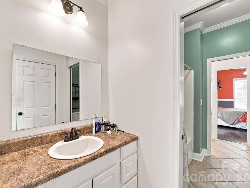 1134 Oakwood Drive, Chester, SC 29706.  MLS# CAR4414941, YatesRealty ID 44519. 