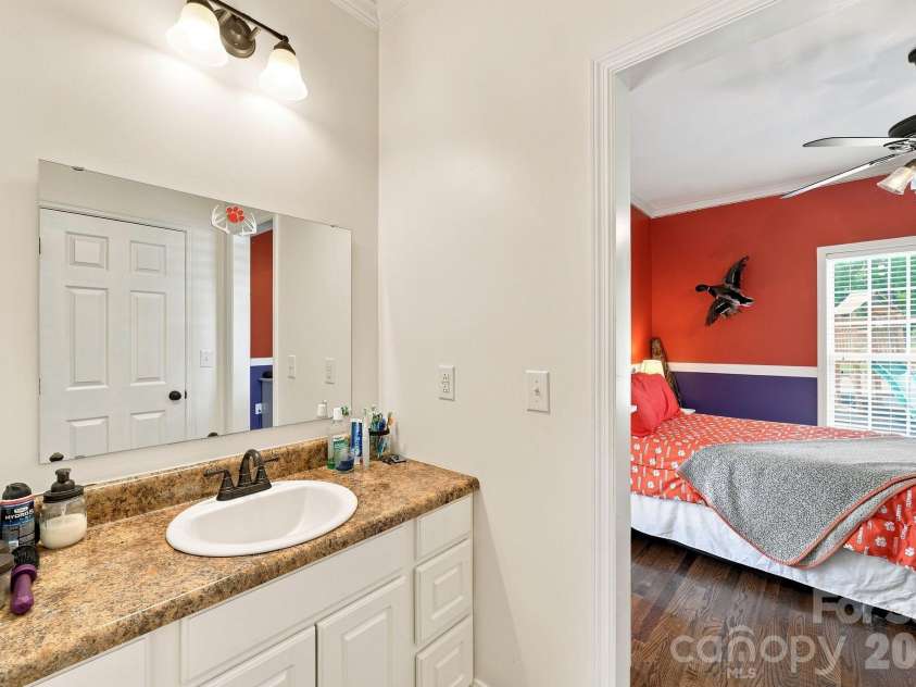 1134 Oakwood Drive, Chester, SC 29706.  MLS# CAR4414941, YatesRealty ID 44519. 