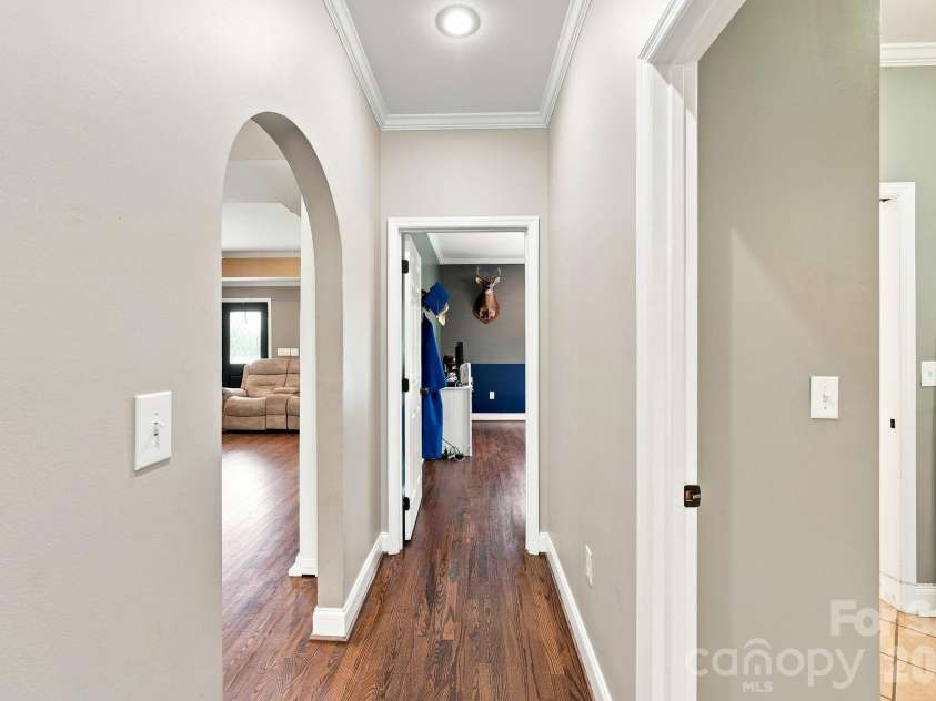 1134 Oakwood Drive, Chester, SC 29706.  MLS# CAR4414941, YatesRealty ID 44519. 