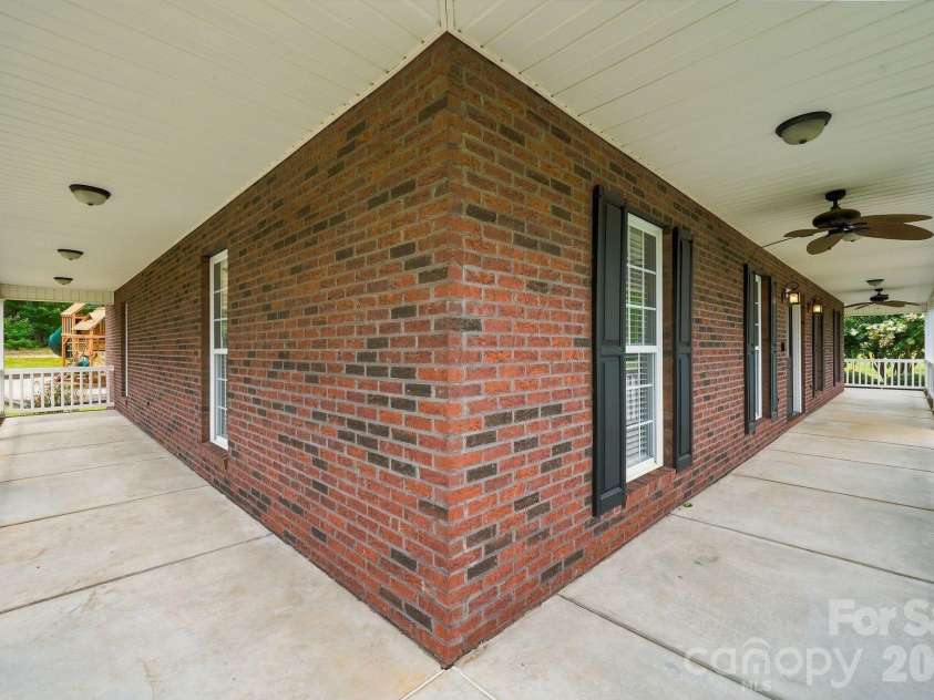 1134 Oakwood Drive, Chester, SC 29706.  MLS# CAR4414941, YatesRealty ID 44519. 
