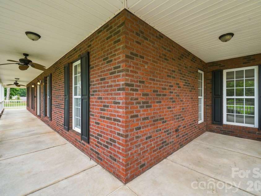 1134 Oakwood Drive, Chester, SC 29706.  MLS# CAR4414941, YatesRealty ID 44519. 