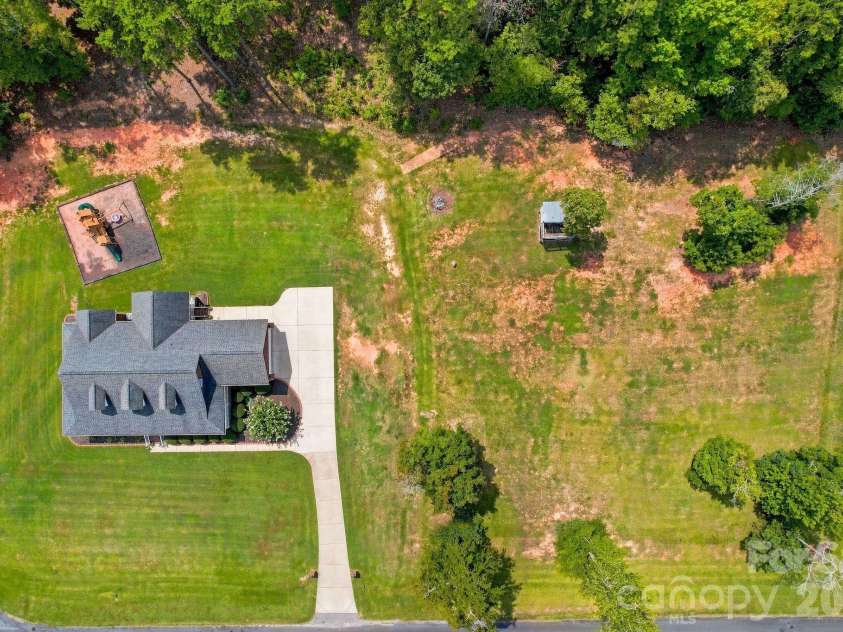 1134 Oakwood Drive, Chester, SC 29706.  MLS# CAR4414941, YatesRealty ID 44519. 