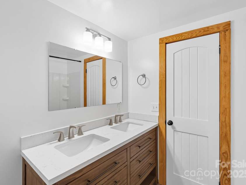 119 Yates Street, Dallas, NC 28034.  MLS# CAR4299567, YatesRealty ID 4452. 