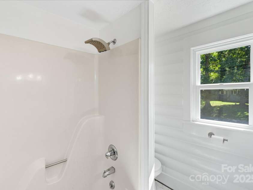119 Yates Street, Dallas, NC 28034.  MLS# CAR4299567, YatesRealty ID 4452. 