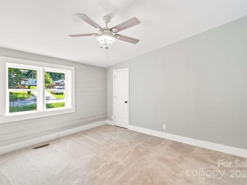 119 Yates Street, Dallas, NC 28034.  MLS# CAR4299567, YatesRealty ID 4452. 