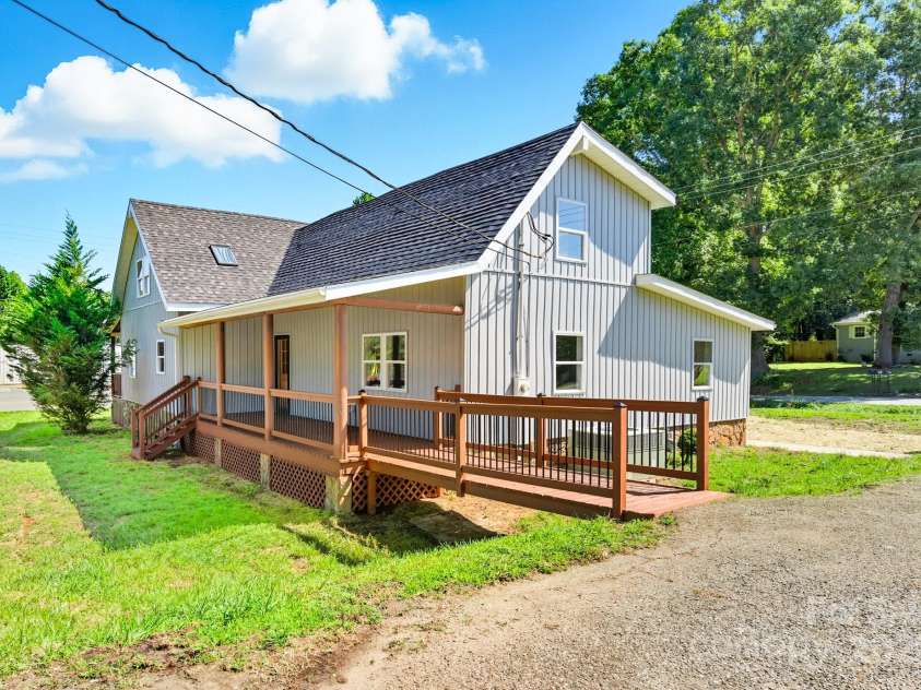 119 Yates Street, Dallas, NC 28034.  MLS# CAR4299567, YatesRealty ID 4452. 