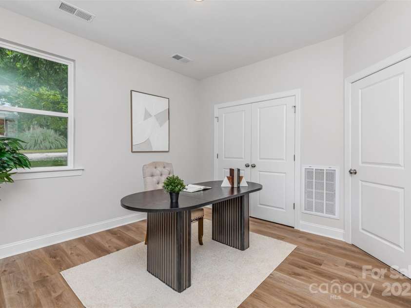 8931 Sharonbrook Drive, Charlotte, NC 28210.  MLS# CAR4243012, YatesRealty ID 4452. 