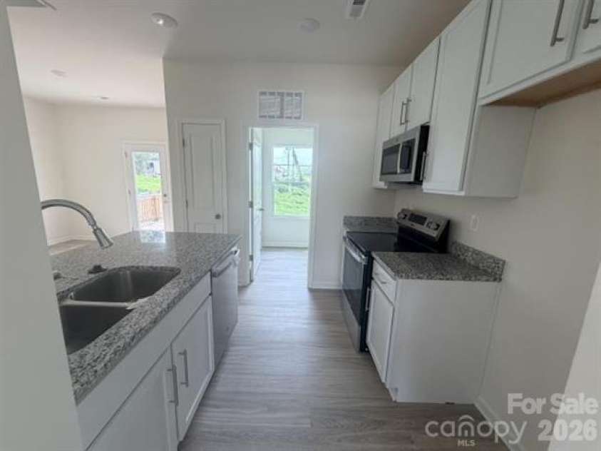 211 8th Avenue, Gastonia, NC 28054.  MLS# CAR4414650, YatesRealty ID 44520. 