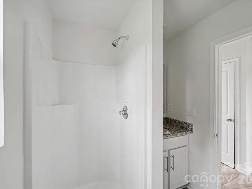 211 8th Avenue, Gastonia, NC 28054.  MLS# CAR4414650, YatesRealty ID 44520. 
