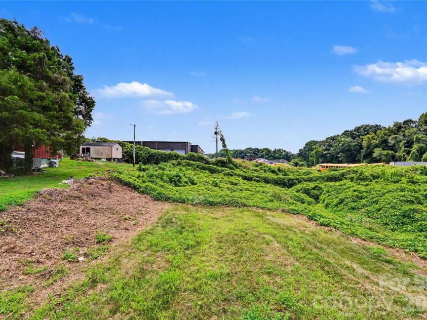 211 8th Avenue, Gastonia, NC 28054.  MLS# CAR4414650, YatesRealty ID 44520. 