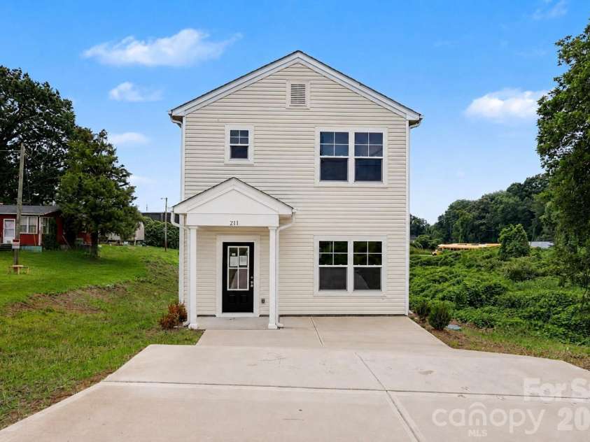 211 8th Avenue, Gastonia, NC 28054.  MLS# CAR4414650, YatesRealty ID 44520. Digitally enhanced: object removed