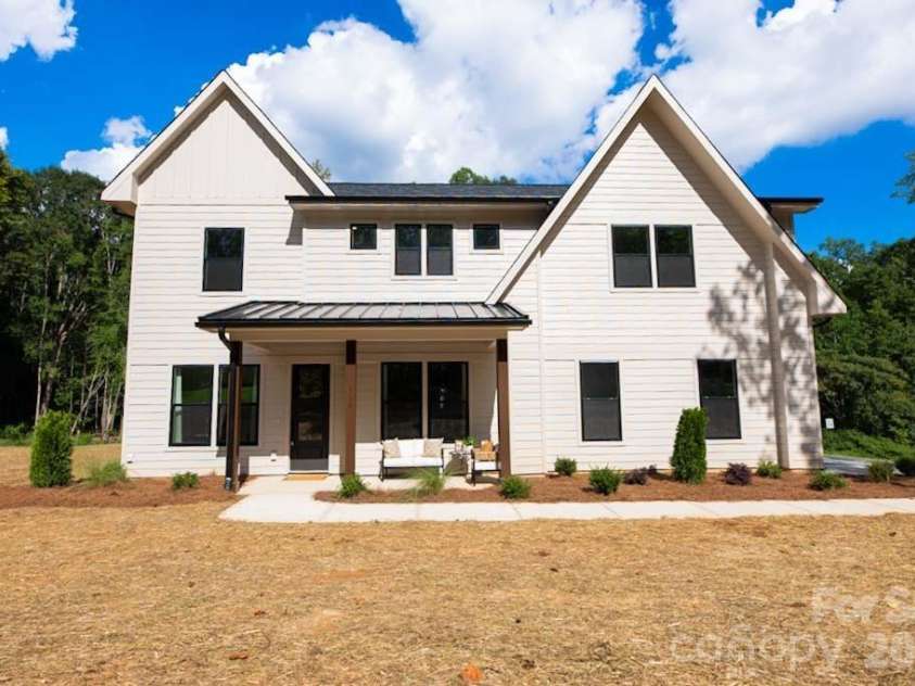 320 Laurel Crest Drive, Kannapolis, NC 28081.  MLS# CAR4413631, YatesRealty ID 44521. 