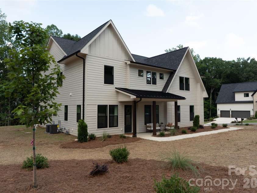 320 Laurel Crest Drive, Kannapolis, NC 28081.  MLS# CAR4413631, YatesRealty ID 44521. 