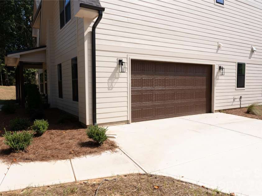 320 Laurel Crest Drive, Kannapolis, NC 28081.  MLS# CAR4413631, YatesRealty ID 44521. 
