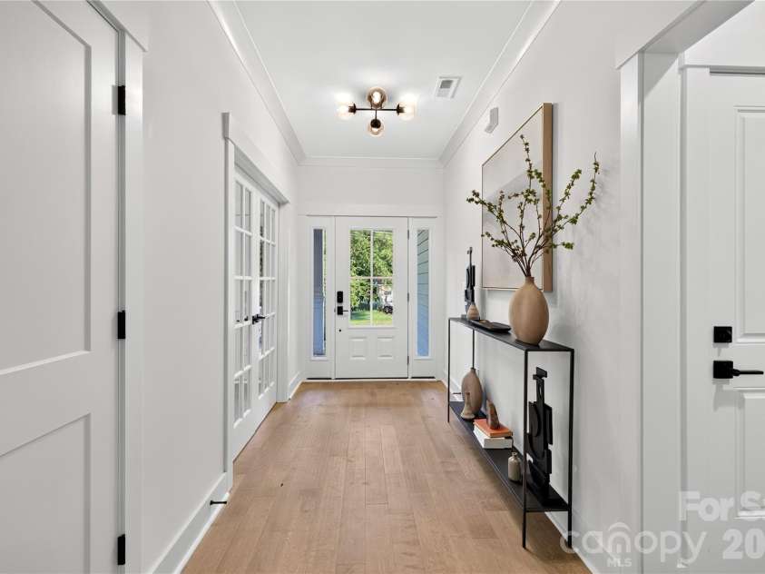 21017 Entrada Drive, Cornelius, NC 28031.  MLS# CAR4401505, YatesRealty ID 44524. 