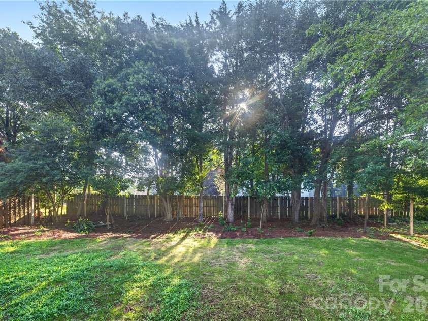 21017 Entrada Drive, Cornelius, NC 28031.  MLS# CAR4401505, YatesRealty ID 44524. 