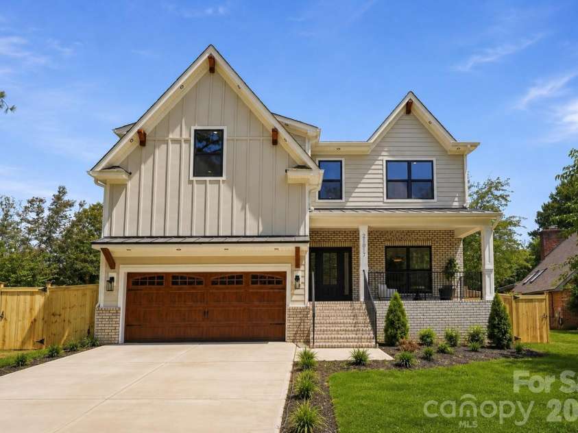 21017 Entrada Drive, Cornelius, NC 28031.  MLS# CAR4401505, YatesRealty ID 44524. 