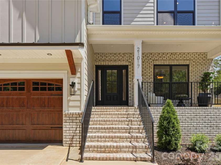 21017 Entrada Drive, Cornelius, NC 28031.  MLS# CAR4401505, YatesRealty ID 44524. 