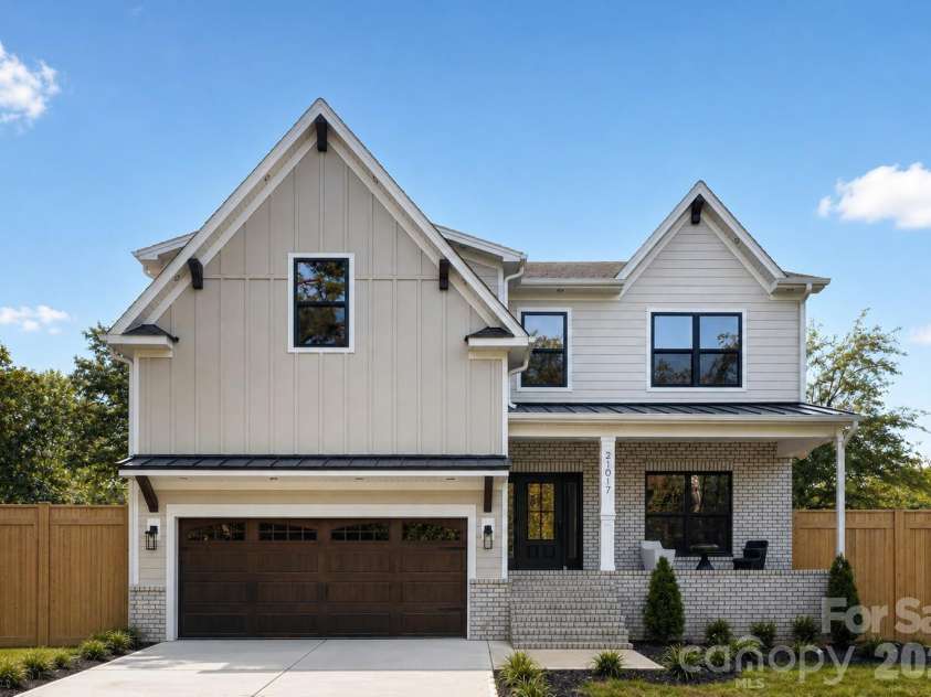 21017 Entrada Drive, Cornelius, NC 28031.  MLS# CAR4401505, YatesRealty ID 44524. Fence is Representative