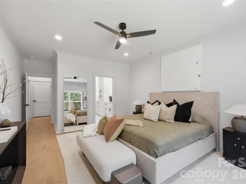 21017 Entrada Drive, Cornelius, NC 28031.  MLS# CAR4401505, YatesRealty ID 44524. Primary on Main