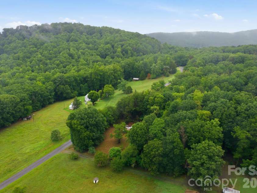 154 Beagle Lane, Statesville, NC 28625.  MLS# CAR4409075, YatesRealty ID 44526. 