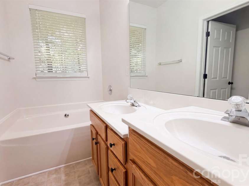 12740 Windyedge Road, Huntersville, NC 28078.  MLS# CAR4414956, YatesRealty ID 44527. 