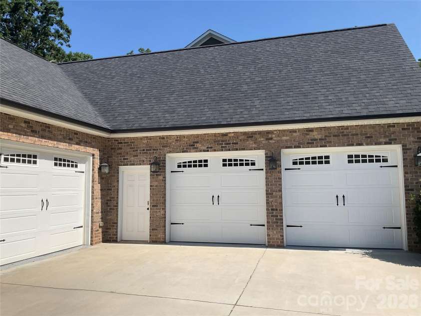 135 Blossom Hill Road, Lincolnton, NC 28092.  MLS# CAR4414957, YatesRealty ID 44528. 
