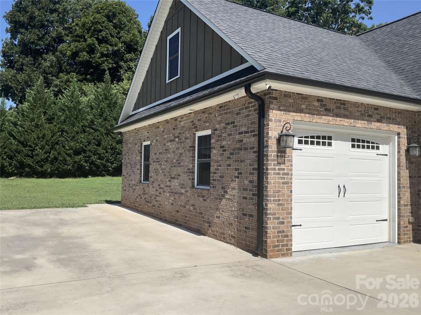 135 Blossom Hill Road, Lincolnton, NC 28092.  MLS# CAR4414957, YatesRealty ID 44528. 