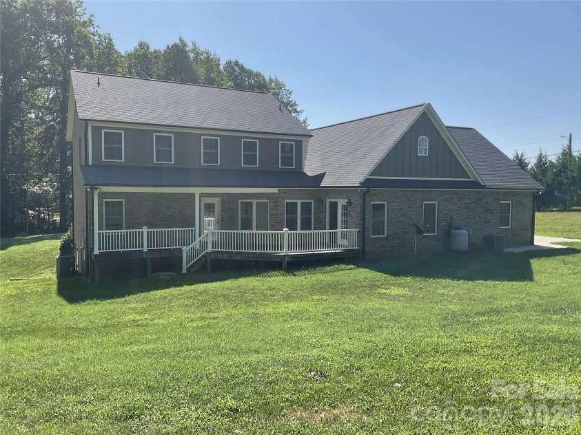 135 Blossom Hill Road, Lincolnton, NC 28092.  MLS# CAR4414957, YatesRealty ID 44528. 