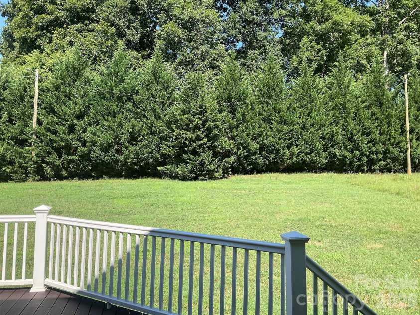 135 Blossom Hill Road, Lincolnton, NC 28092.  MLS# CAR4414957, YatesRealty ID 44528. 