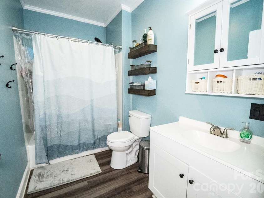 702 5th Street, Spencer, NC 28159.  MLS# CAR4413894, YatesRealty ID 44529. Bathroom