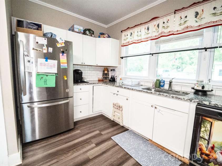 702 5th Street, Spencer, NC 28159.  MLS# CAR4413894, YatesRealty ID 44529. Kitchen